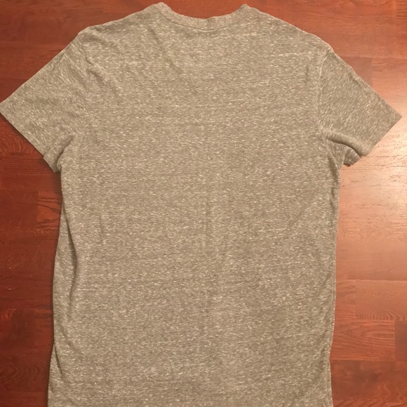 Speckled-Grey American Eagle V-Neck Tee Shirt - Picture 3 of 3